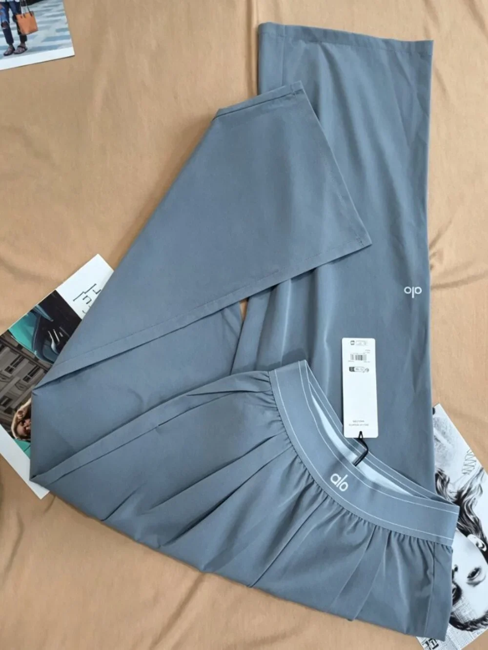 ALO Yoga steel grey